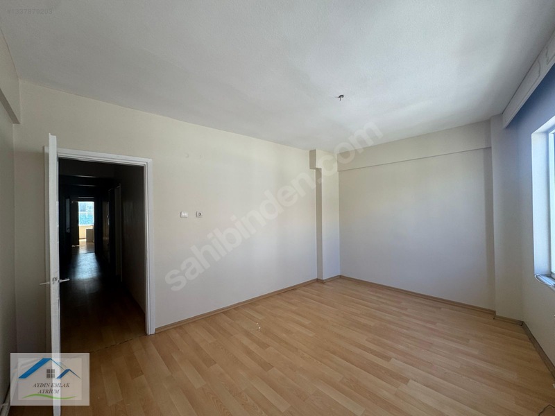 Kocamustafapaşa'da Balkonlu Temiz Boş Kiralık 2+1 Daire — fotoğraf 6
