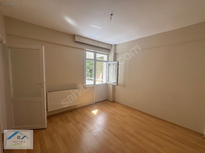 Kocamustafapaşa'da Balkonlu Temiz Boş Kiralık 2+1 Daire — fotoğraf 8