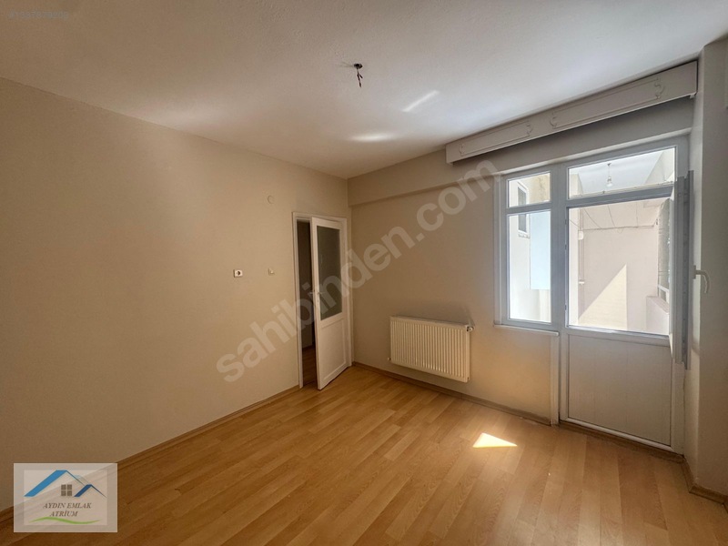Kocamustafapaşa'da Balkonlu Temiz Boş Kiralık 2+1 Daire — fotoğraf 9
