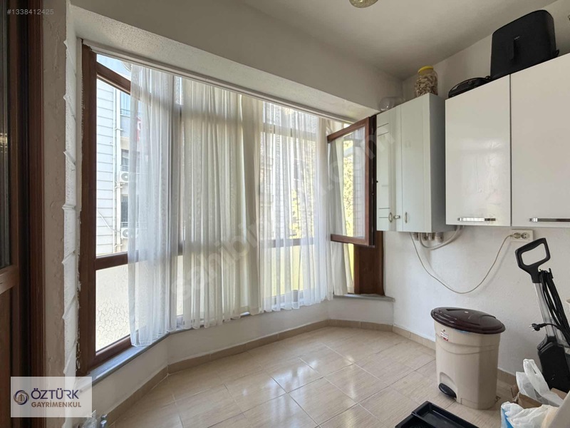 Cami Mahallesi Çarşı Yakını 3+1 150m² Geniş Boş Ara Kat — fotoğraf 4