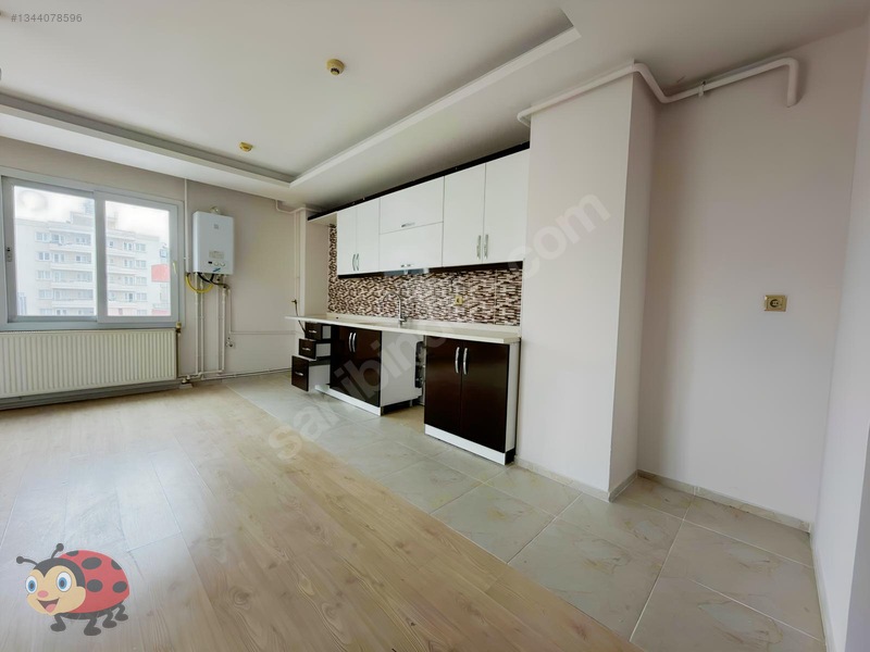 Uğur Dan Yeni Boyalı Doğalgazlı 2+1 100m2 Daire — fotoğraf 4