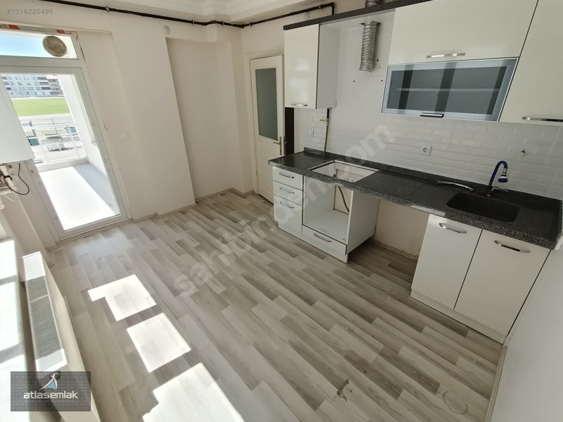 Atlas'tan Halil Akkaş Stadı Yanı Güney Cephe Arakat 3+1 Kiralık — fotoğraf 3
