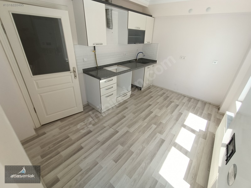 Atlas'tan Halil Akkaş Stadı Yanı Güney Cephe Arakat 3+1 Kiralık — fotoğraf 4