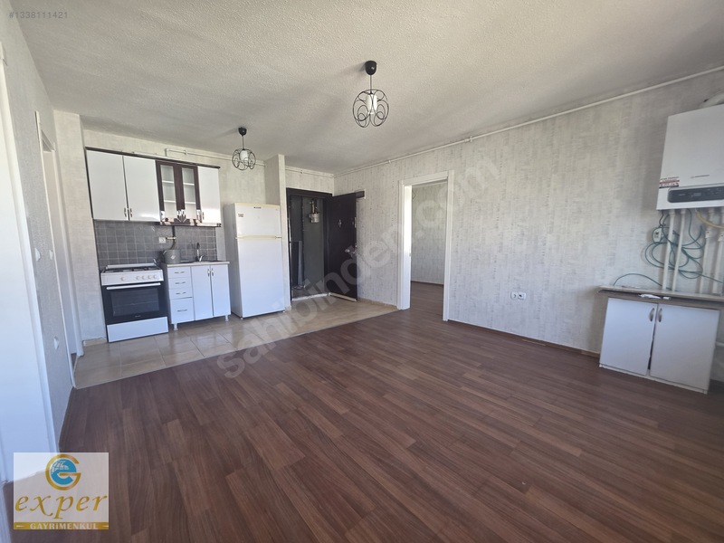 Merkezi Lokasyonda 2+1 Yenilenmiş Satılık Daire — fotoğraf 2
