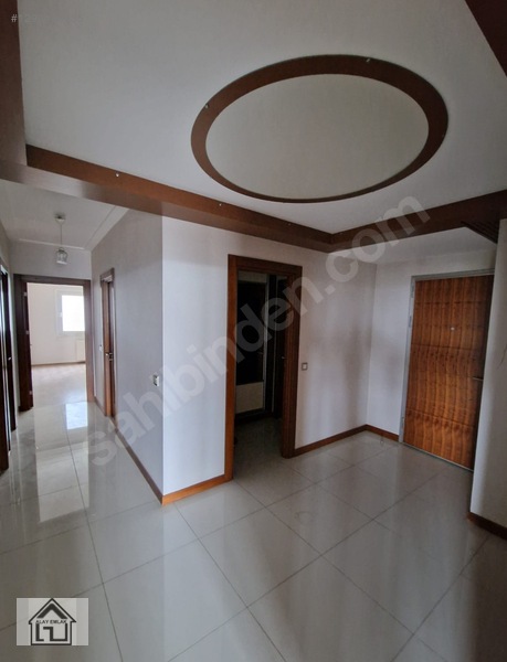 Bulvarda 4+1 Ara Kat 180 M2 Net Kullanım Alanlı Satılık Daire — fotoğraf 3