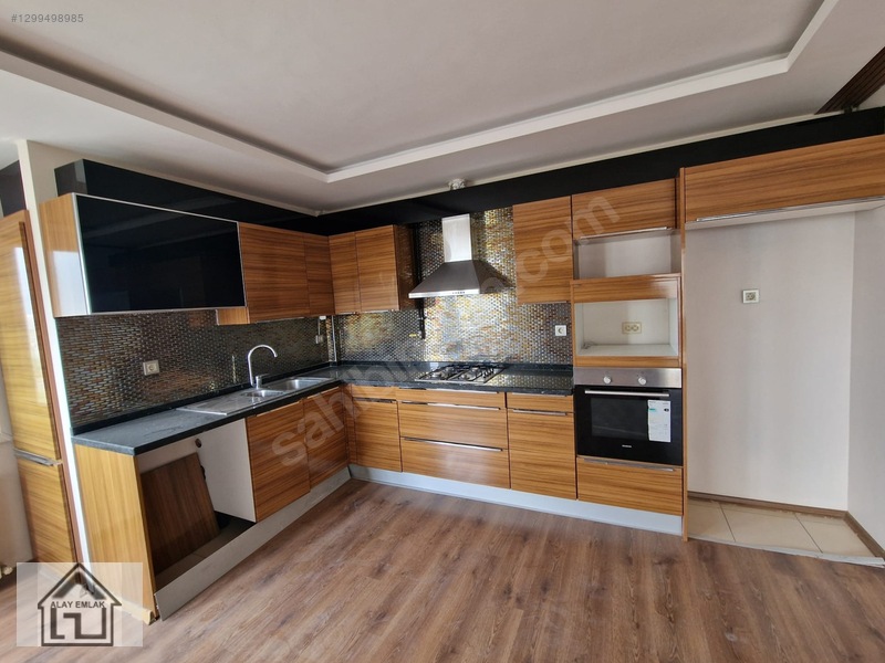 Bulvarda 4+1 Ara Kat 180 M2 Net Kullanım Alanlı Satılık Daire — fotoğraf 4