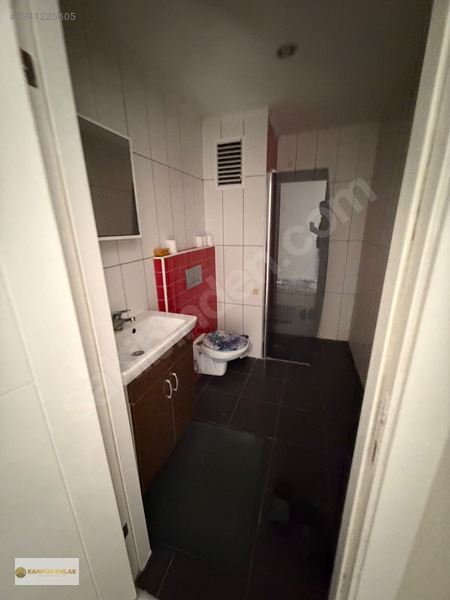 ** Kampüs Emlak'tan Güncel Fotoğraflı 1+1 Lüx Daire** — fotoğraf 9
