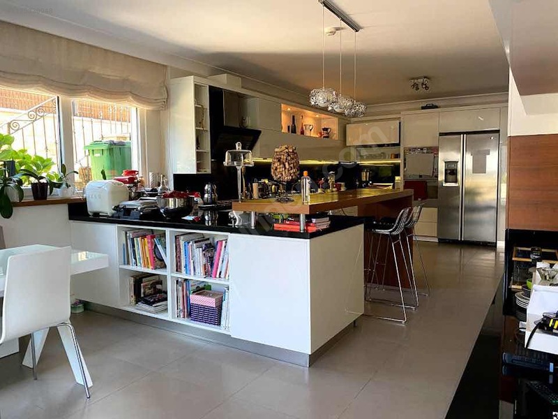 Zekeriyaköy Sitede Eşyalı Kiralık Villa — fotoğraf 8