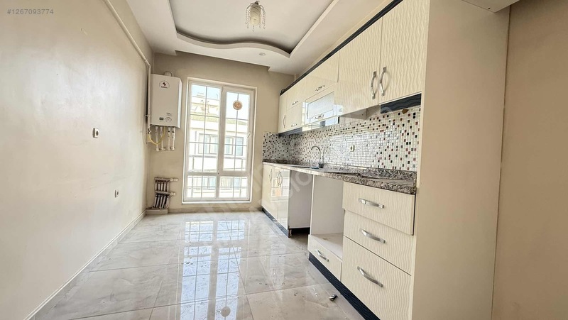Sarıgüllük'te İçi Ful Bakımlı 2+1 Kiralık Daire — fotoğraf 2