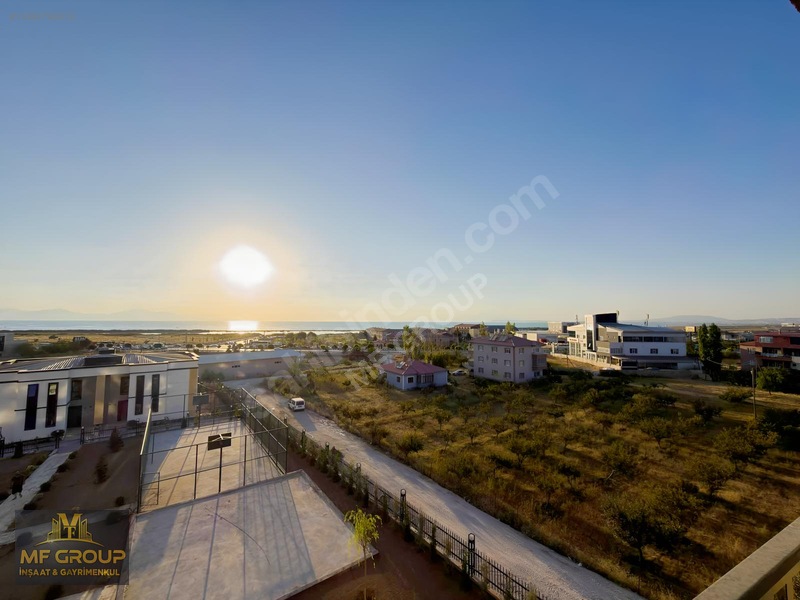 Fecr'den Şehir Ve Göl Manzaralı Satılık 4+1 Ultra Lüks Daireler — fotoğraf 16