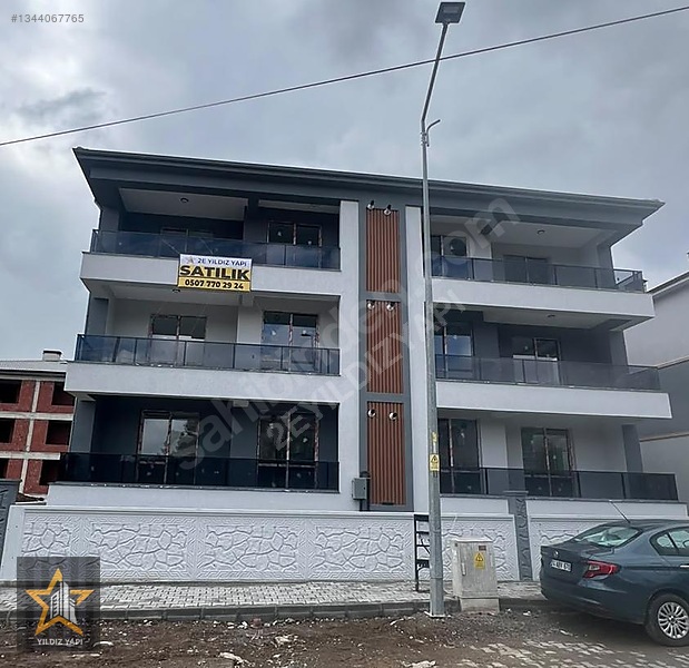 Demirkent Mahallesinde Geniş Balkonlu 2+1 115 M2 Daire