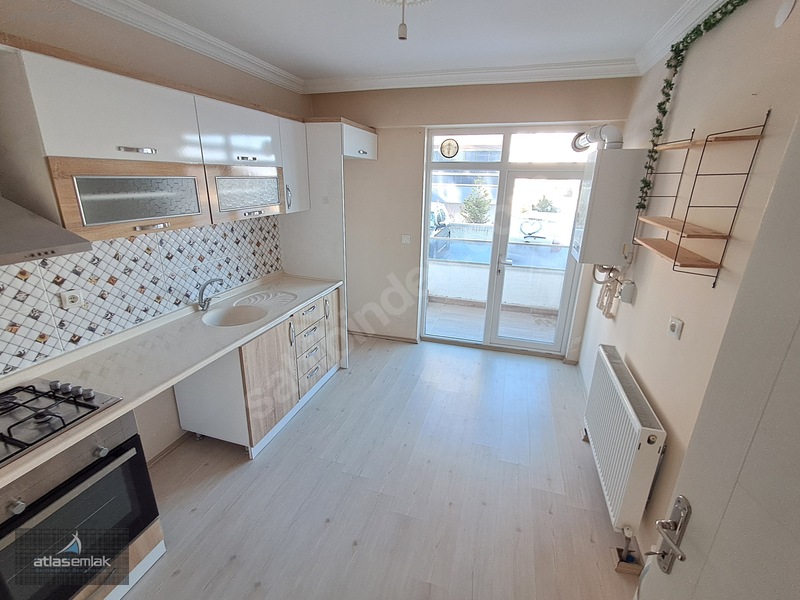 Atlas'tan Zafertepe'de Merkezi Konumda 2+1 Kiralık Daire — fotoğraf 2