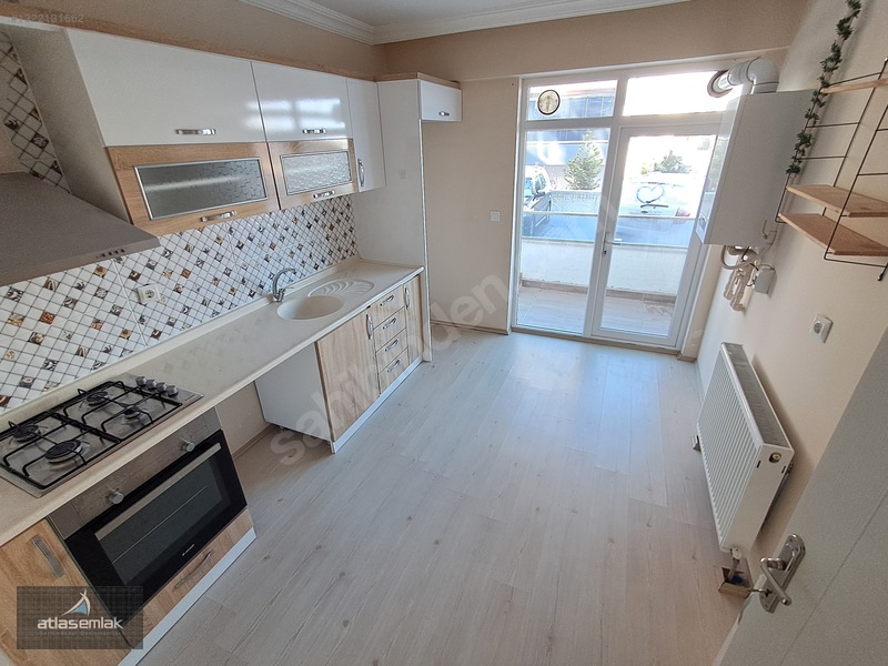 Atlas'tan Zafertepe'de Merkezi Konumda 2+1 Kiralık Daire — fotoğraf 4