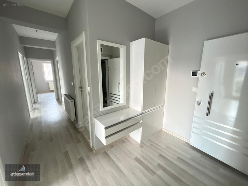 Atlas'tan Sporkentin Merkezinde Kiralık 3+1 Daire — fotoğraf 3