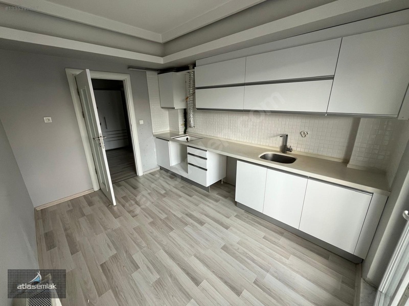 Atlas'tan Sporkentin Merkezinde Kiralık 3+1 Daire — fotoğraf 13