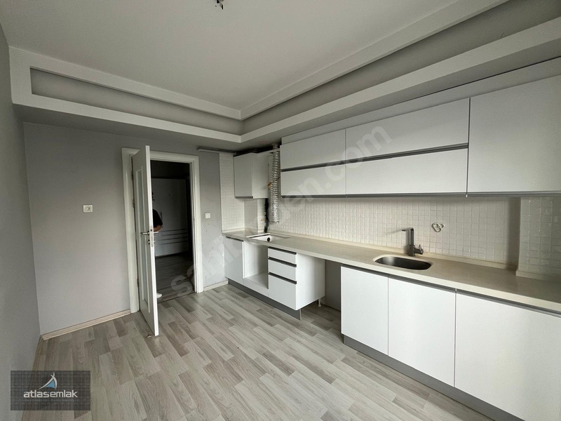 Atlas'tan Sporkentin Merkezinde Kiralık 3+1 Daire — fotoğraf 14