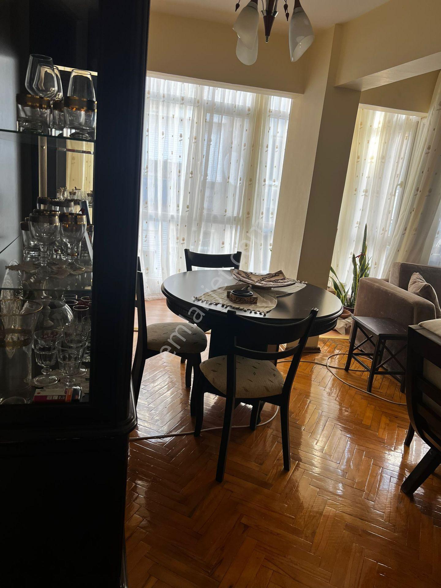 Mithatpaşa Cadde Yakını Yatırımlık 2+1 Daire — fotoğraf 2
