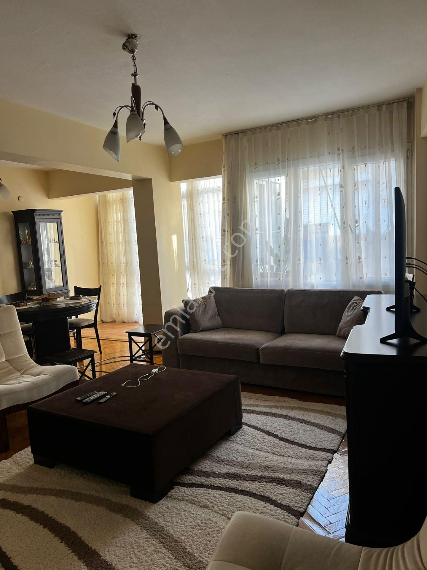 Mithatpaşa Cadde Yakını Yatırımlık 2+1 Daire — fotoğraf 3