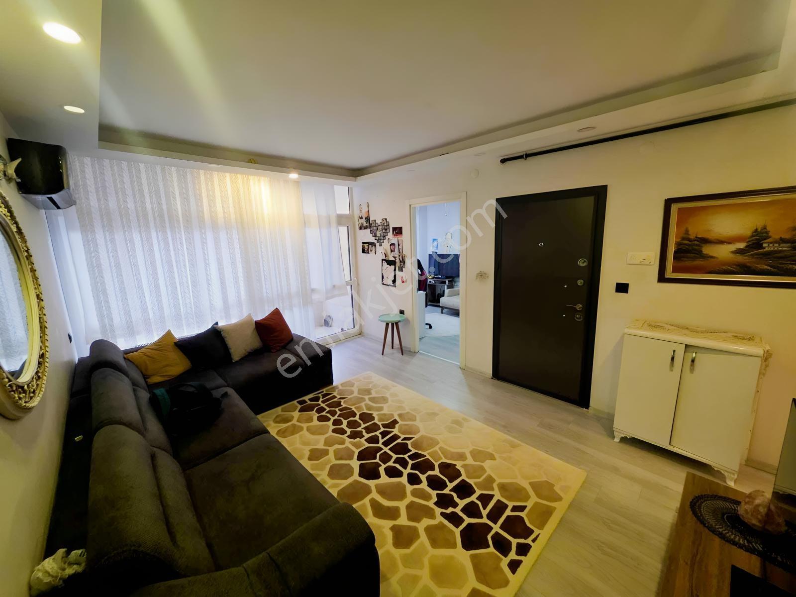 Karşıyaka Tuna'da Tadilatlı 1. Kat 3+1 Daire — fotoğraf 4