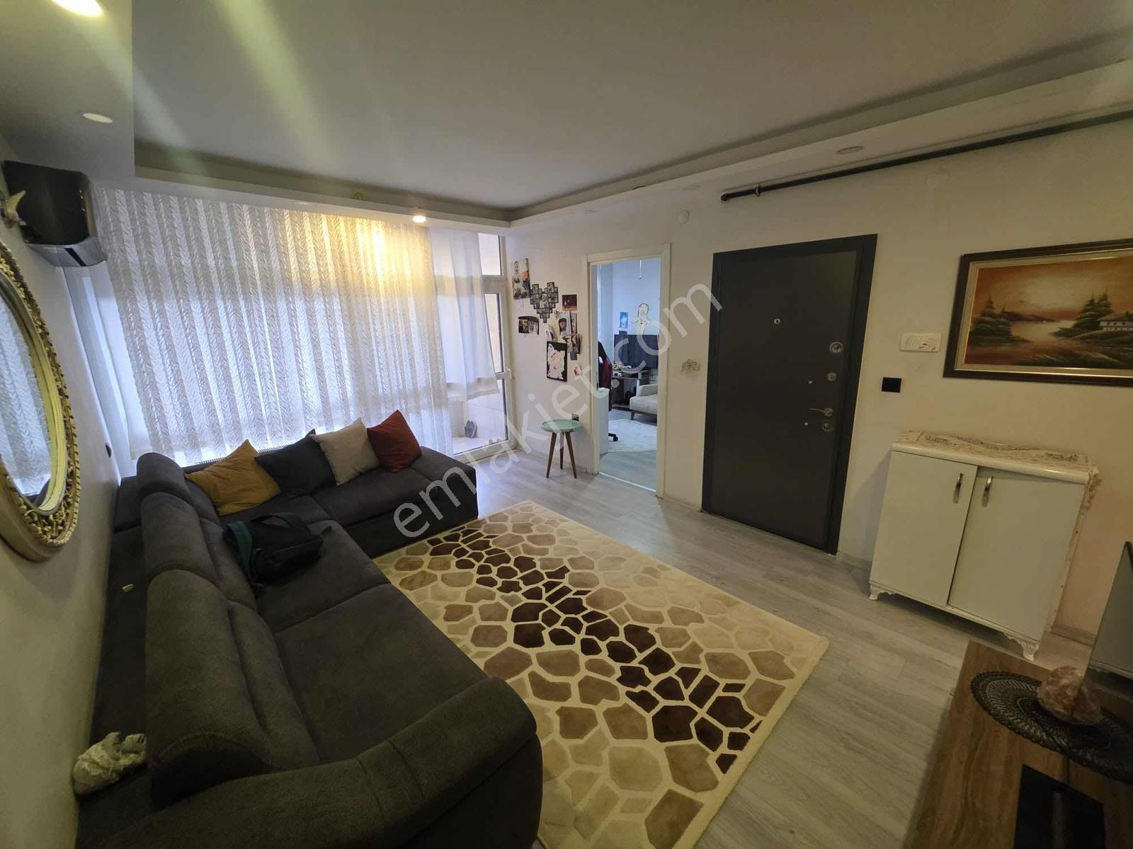 Karşıyaka Tuna'da Tadilatlı 1. Kat 3+1 Daire — fotoğraf 5