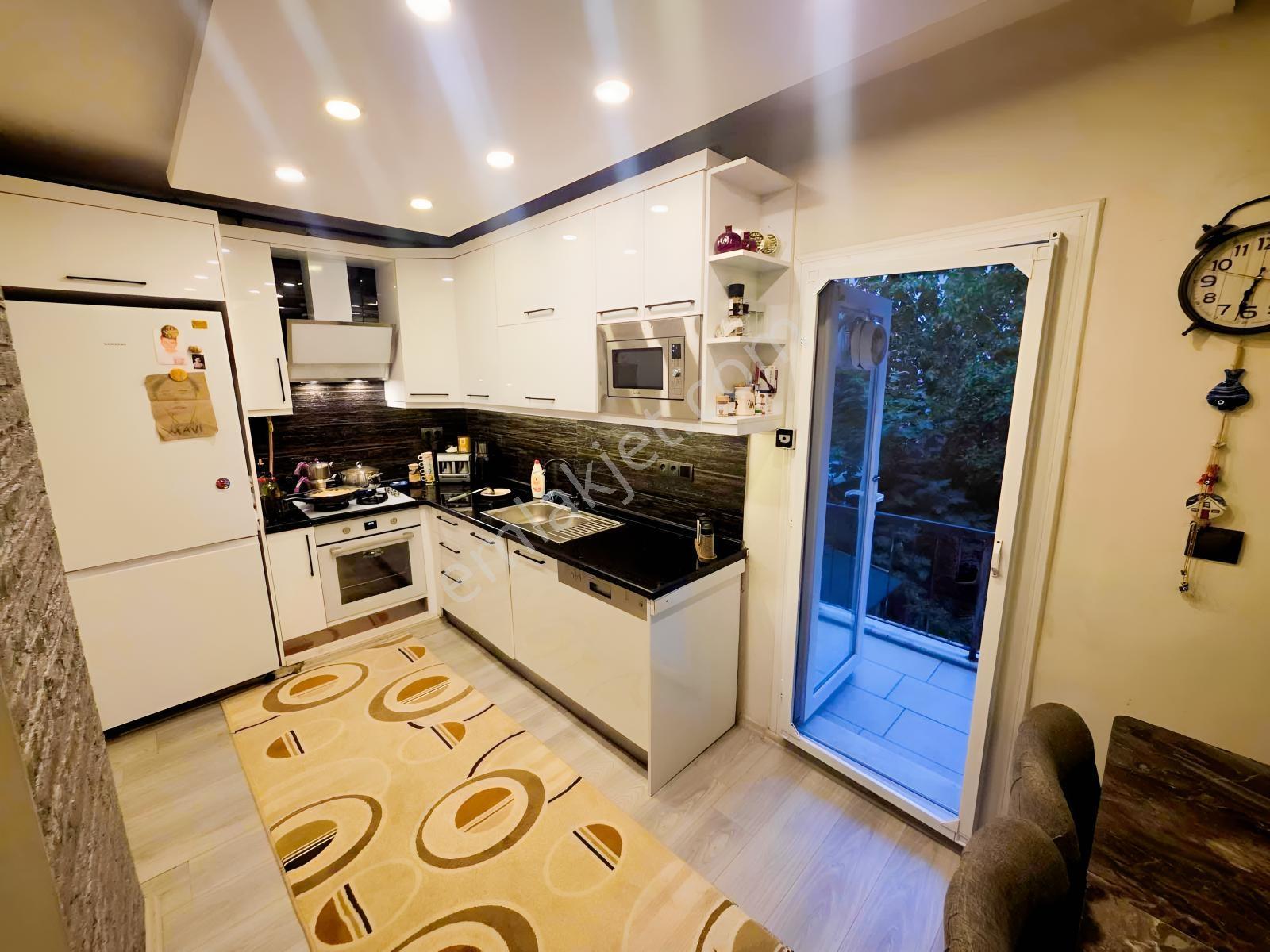 Karşıyaka Tuna'da Tadilatlı 1. Kat 3+1 Daire — fotoğraf 9