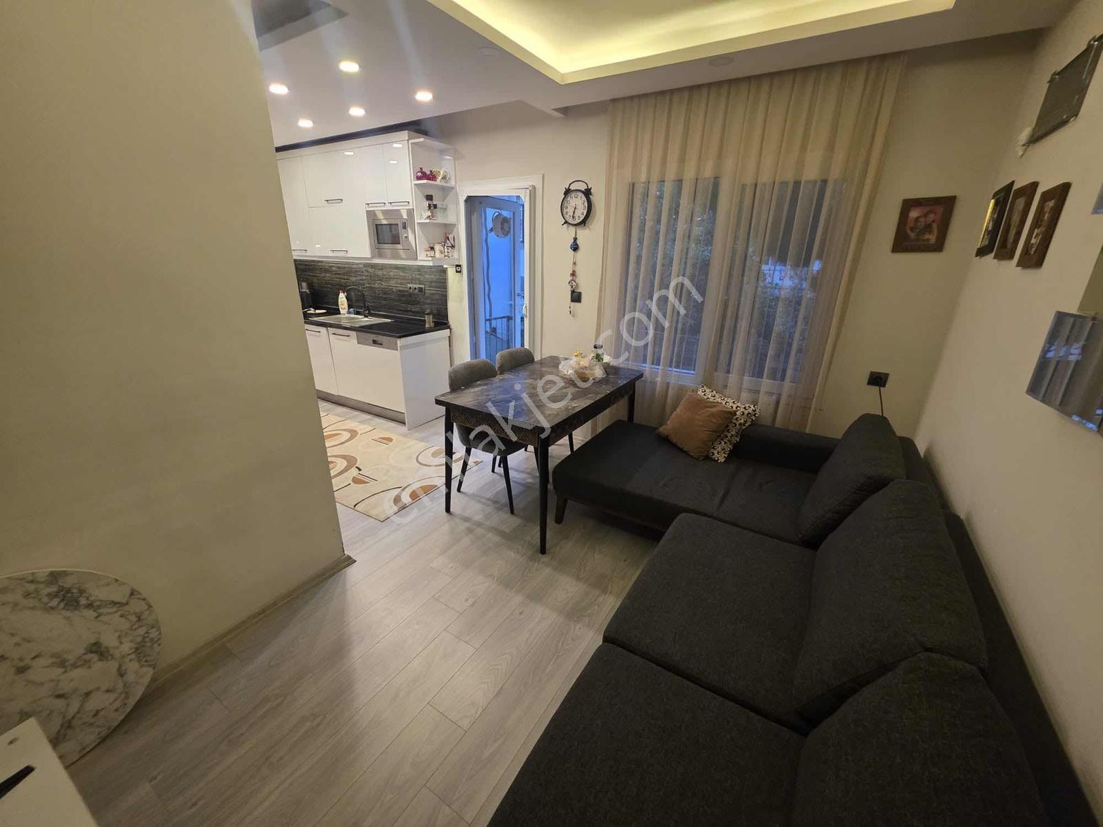 Karşıyaka Tuna'da Tadilatlı 1. Kat 3+1 Daire — fotoğraf 10