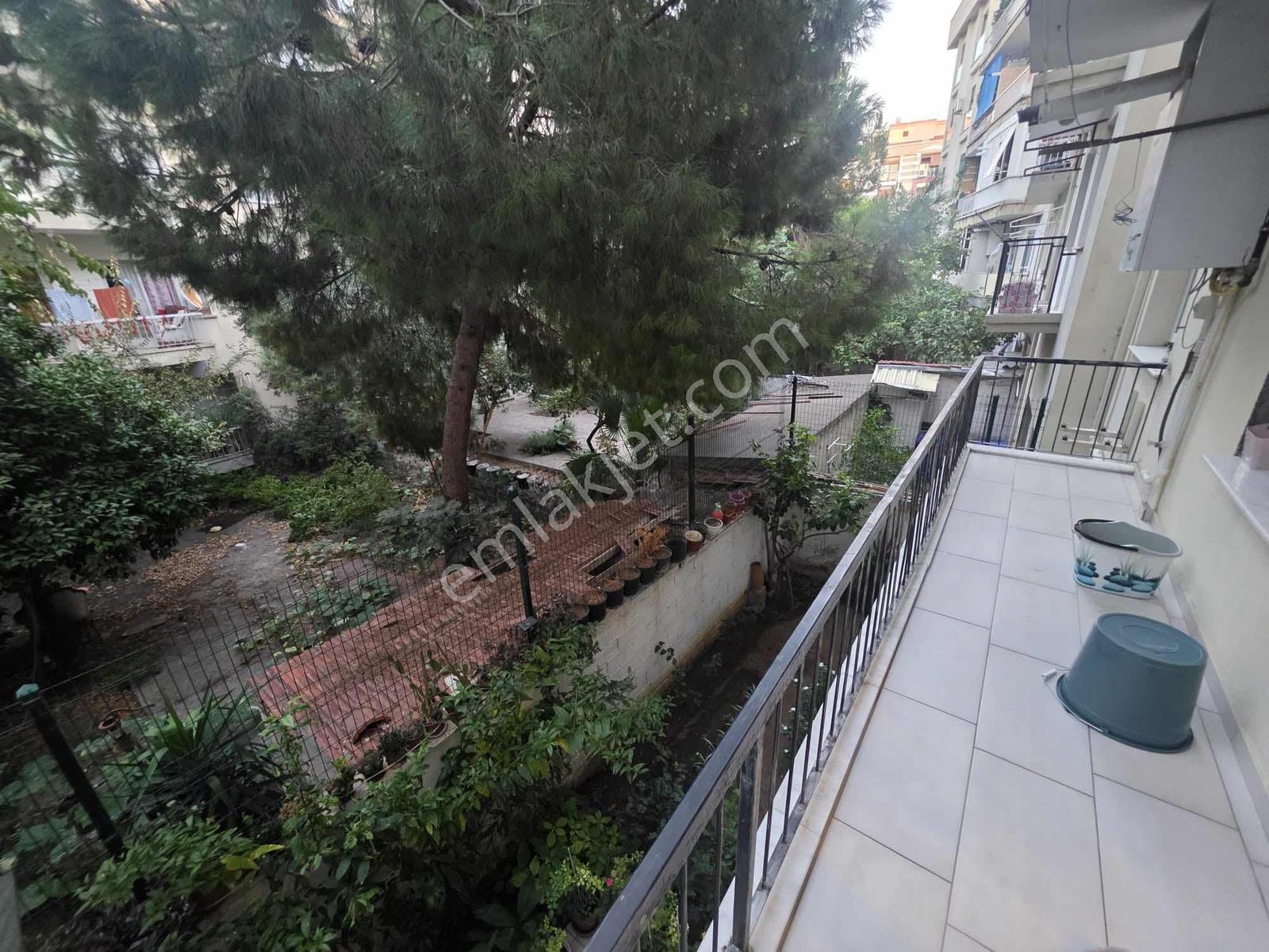 Karşıyaka Tuna'da Tadilatlı 1. Kat 3+1 Daire — fotoğraf 14