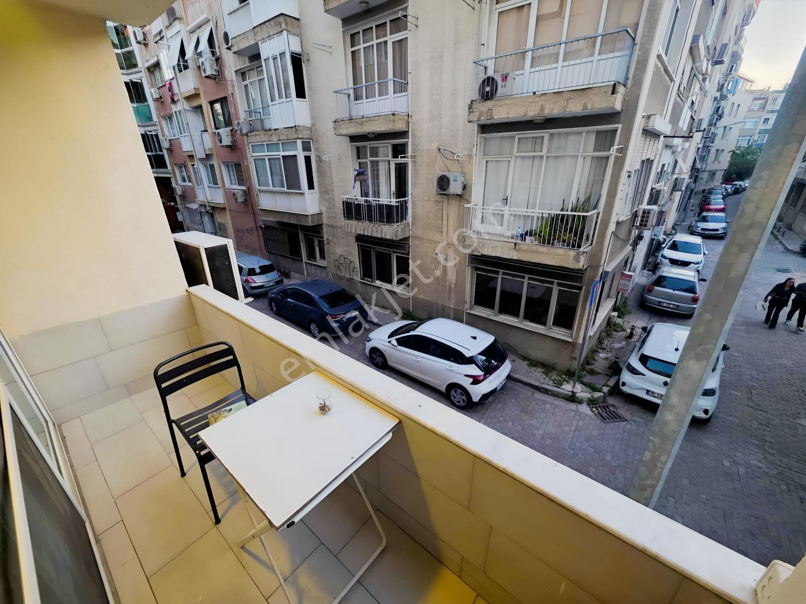 Karşıyaka Tuna'da Tadilatlı 1. Kat 3+1 Daire — fotoğraf 15