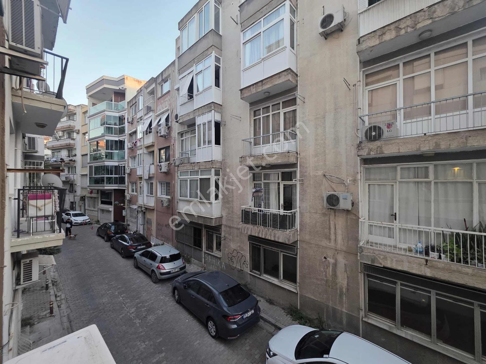 Karşıyaka Tuna'da Tadilatlı 1. Kat 3+1 Daire — fotoğraf 17