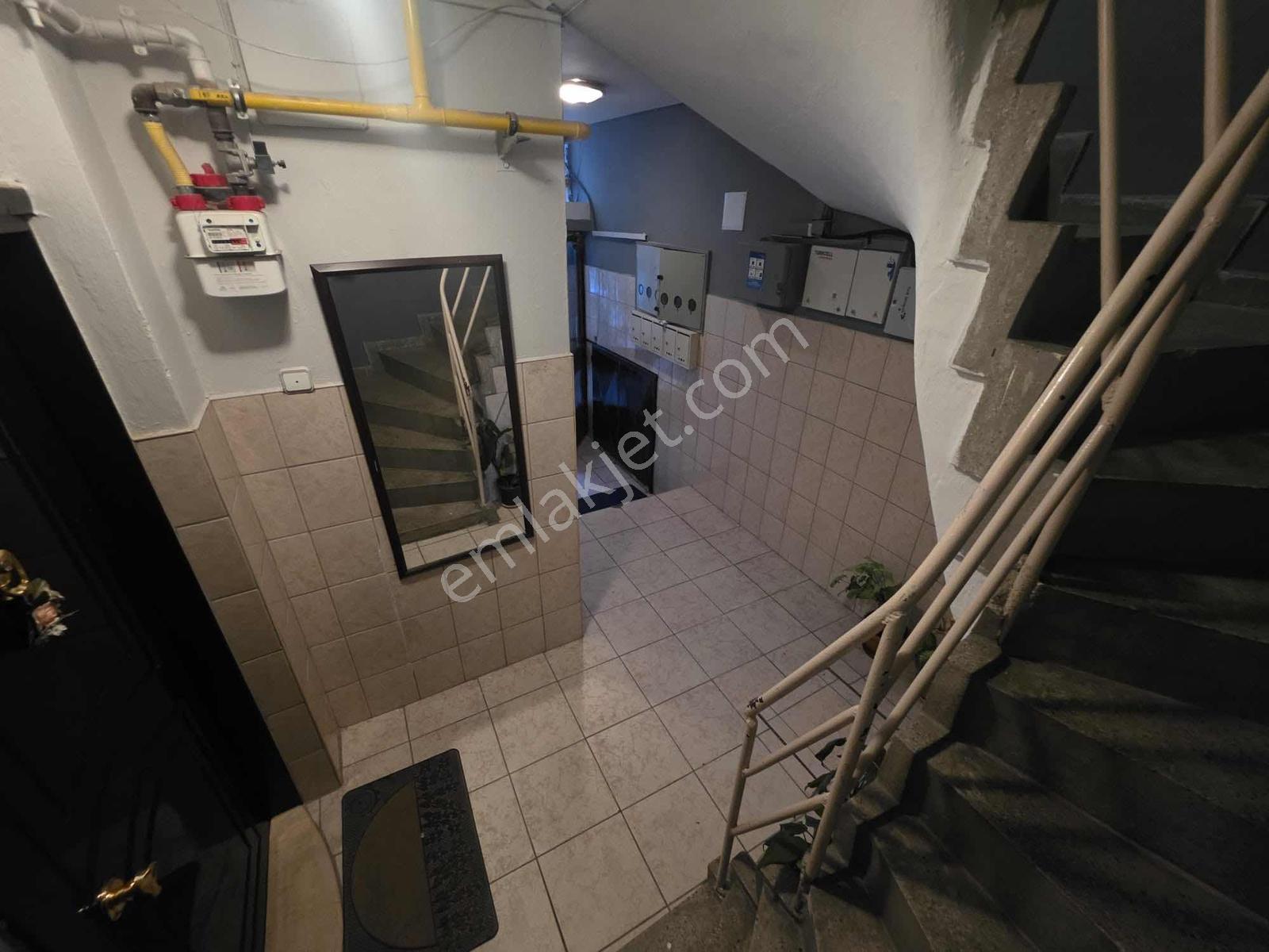 Karşıyaka Tuna'da Tadilatlı 1. Kat 3+1 Daire — fotoğraf 32