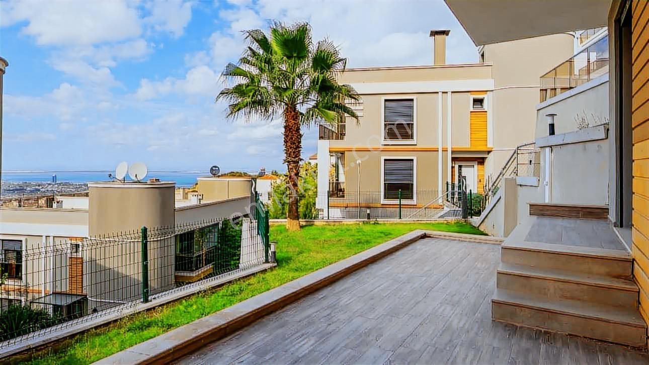 Balçova Çetin Emeç'te Körfez Ve Dağ Manzaralı Lüks Triplex Villa — fotoğraf 19