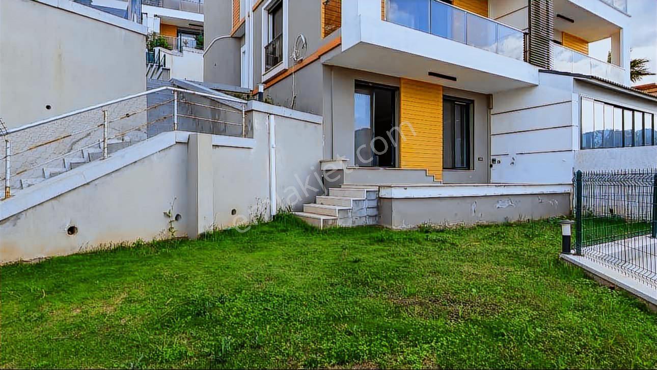 Balçova Çetin Emeç'te Körfez Ve Dağ Manzaralı Lüks Triplex Villa — fotoğraf 20