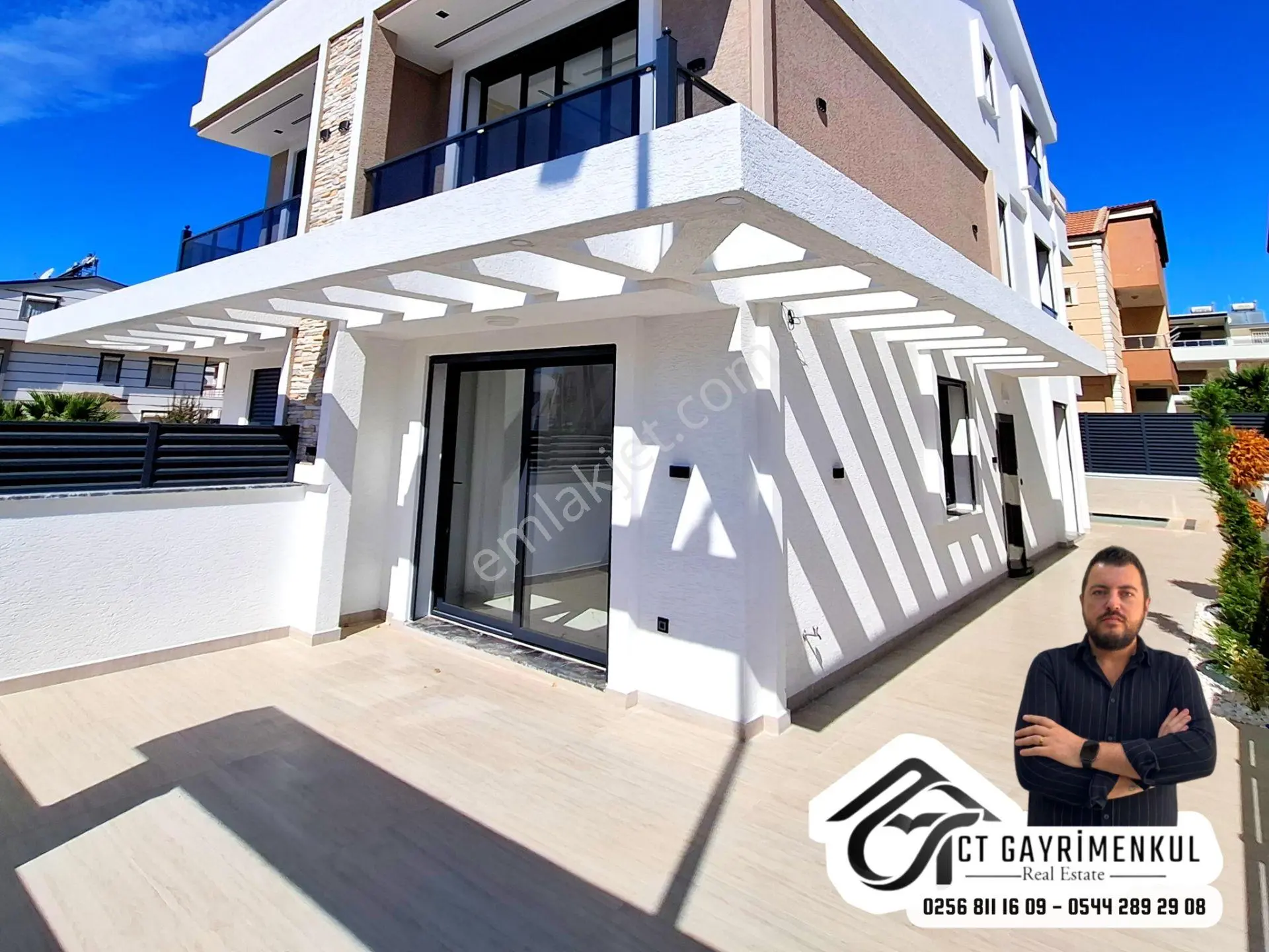 Didim'De Satılık 4+1 Ayrı Mutfak Müstakil Havuzlu Triplex Sıfır Villa !