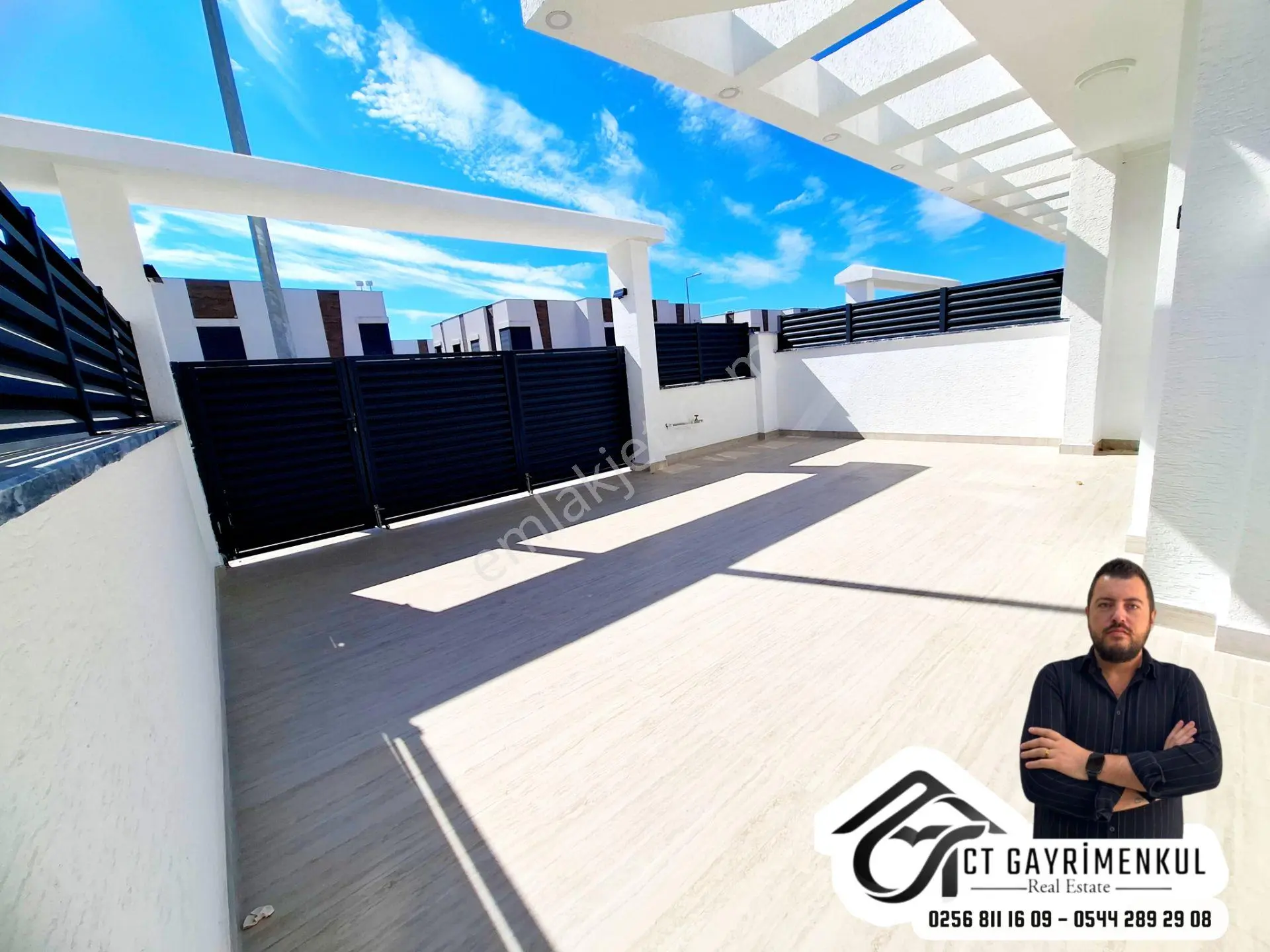 Didim'de Satılık 4+1 Ayrı Mutfak Müstakil Havuzlu Triplex Sıfır Villa ! — fotoğraf 3