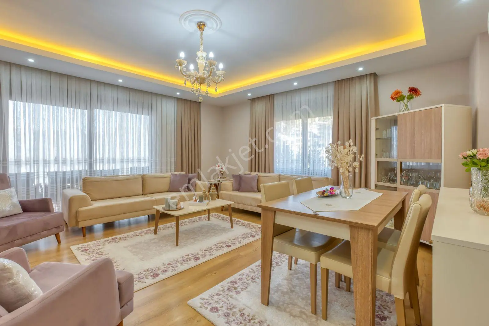 Tepe Sugözü’Nde Deniz Ve Kale Manzaralı Ayrı Mutfaklı 2+1 Daire
