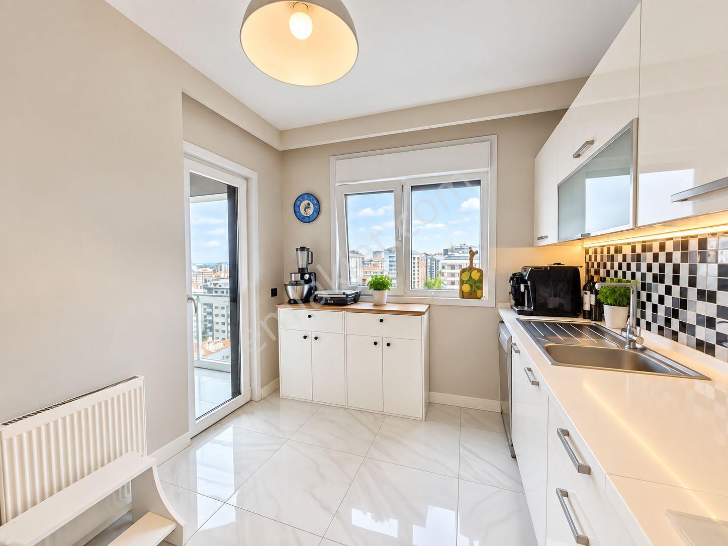 Suadiye Çolak İsmail'de Deniz Manzaralı Katta Tek Geniş 4+1 145m2 — fotoğraf 14
