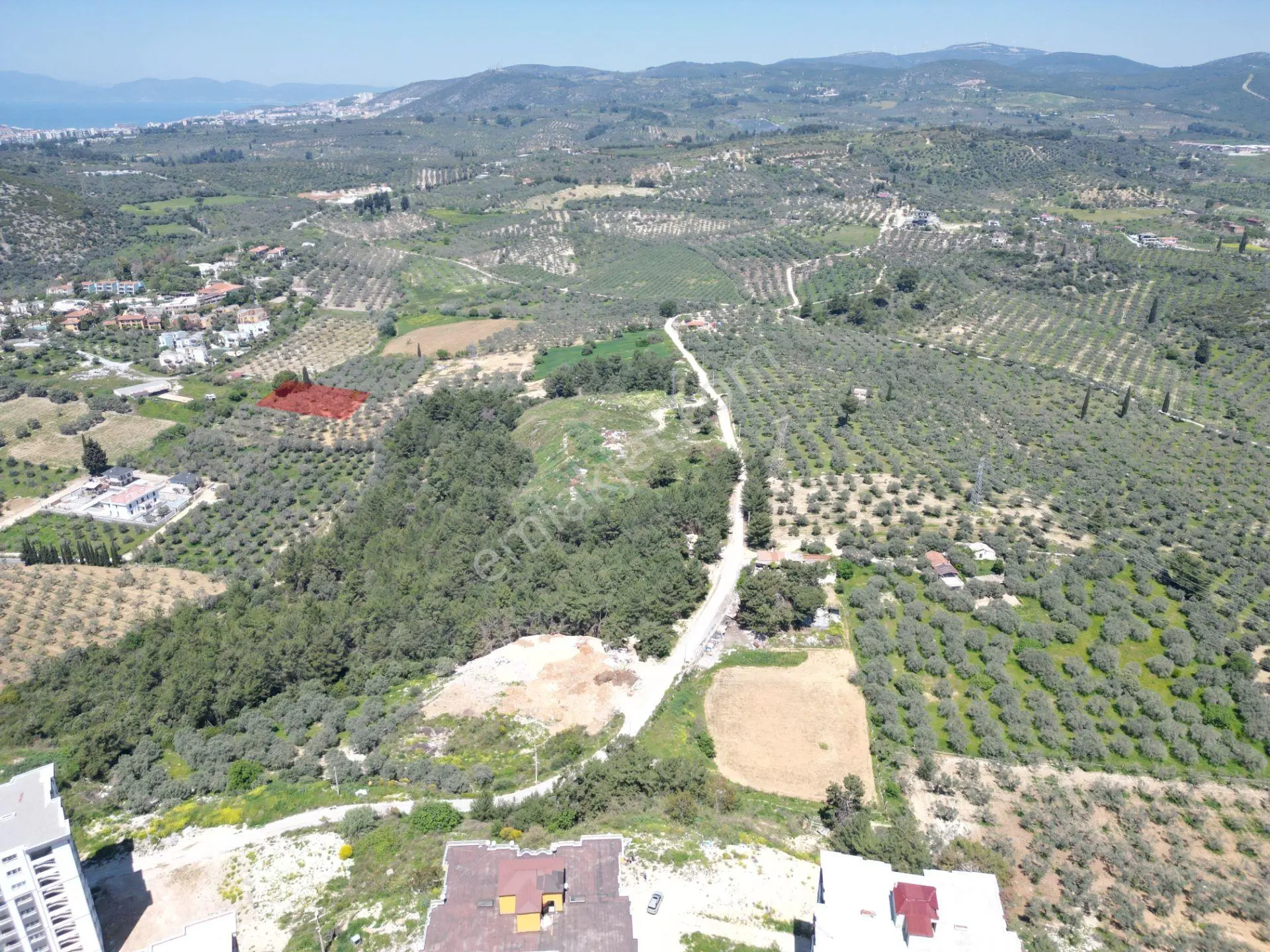 Kuşadasında Merkeze Yakın Villa İmarlı Satılık Arsa — fotoğraf 6