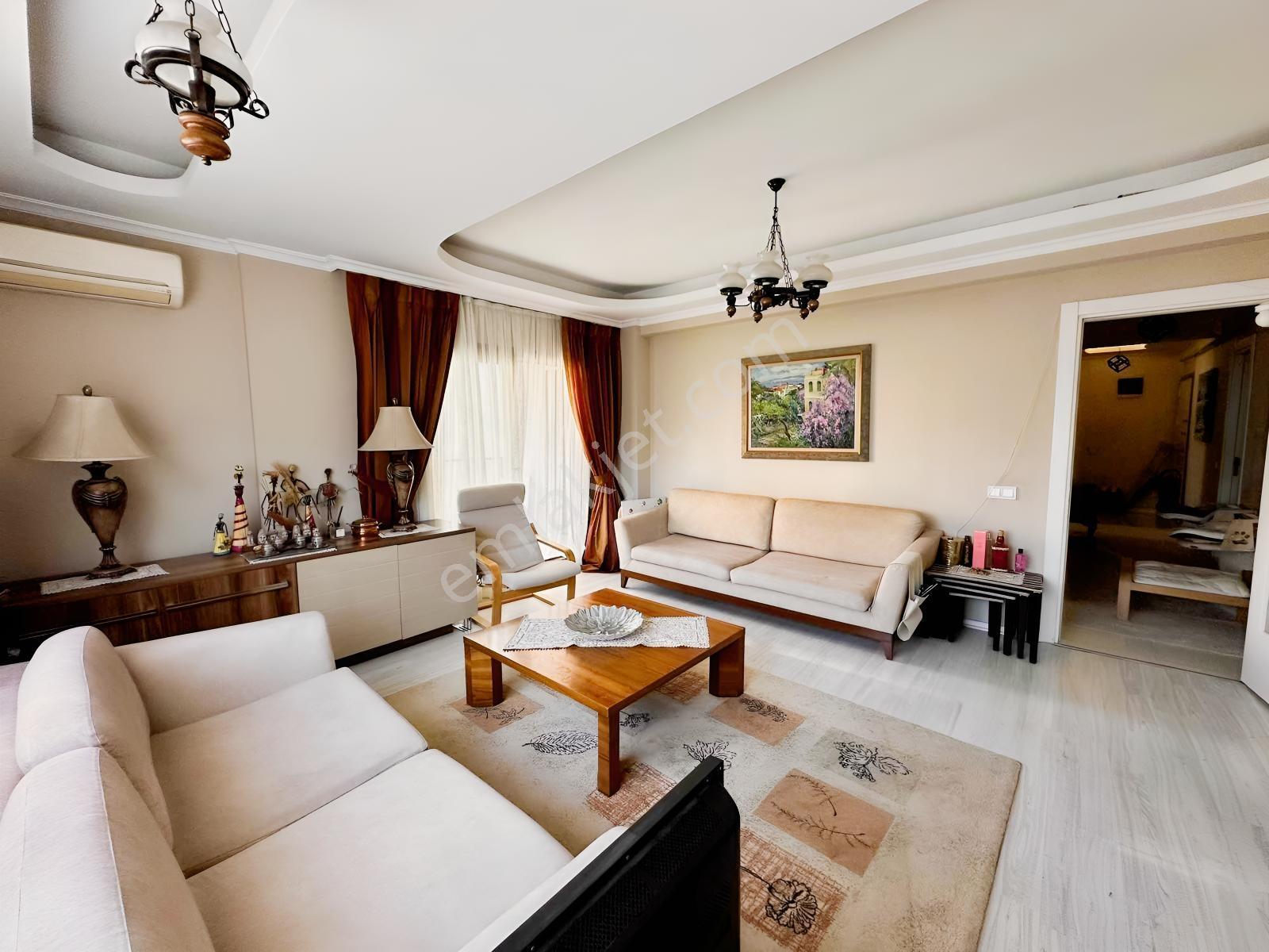 Karşıyaka Yalı Mahallesi Merkezi Konum 3+1 Satılık Ara Kat — fotoğraf 3