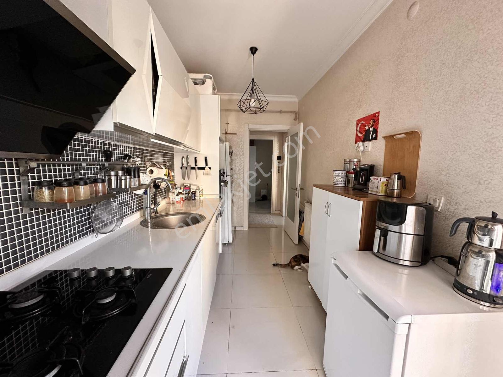 Karşıyaka Yalı Mahallesi Merkezi Konum 3+1 Satılık Ara Kat — fotoğraf 10