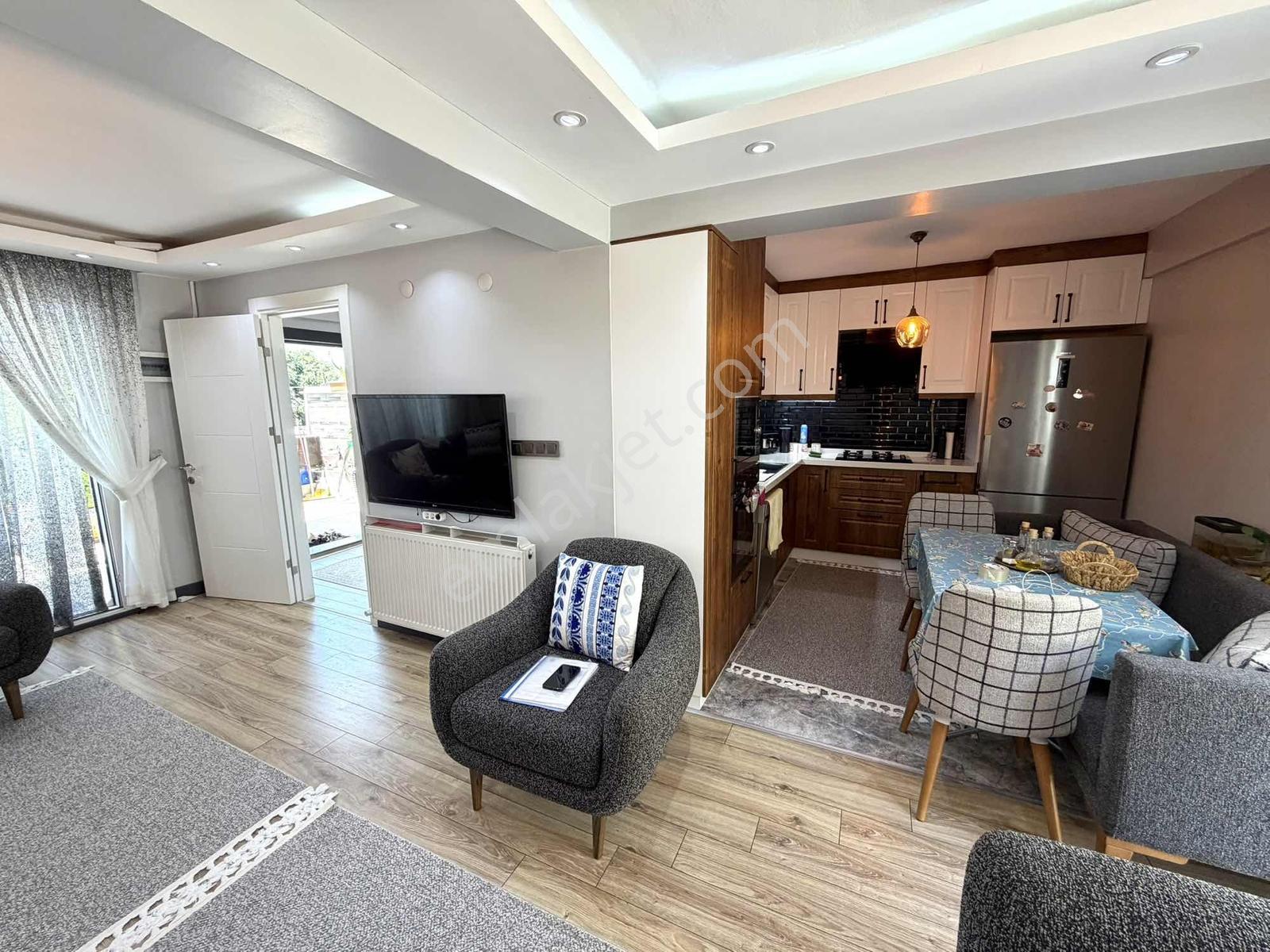 Buca Murathan Mah De Komple Tadilatlı Satılık 2+1 Müstakil Ev — fotoğraf 6