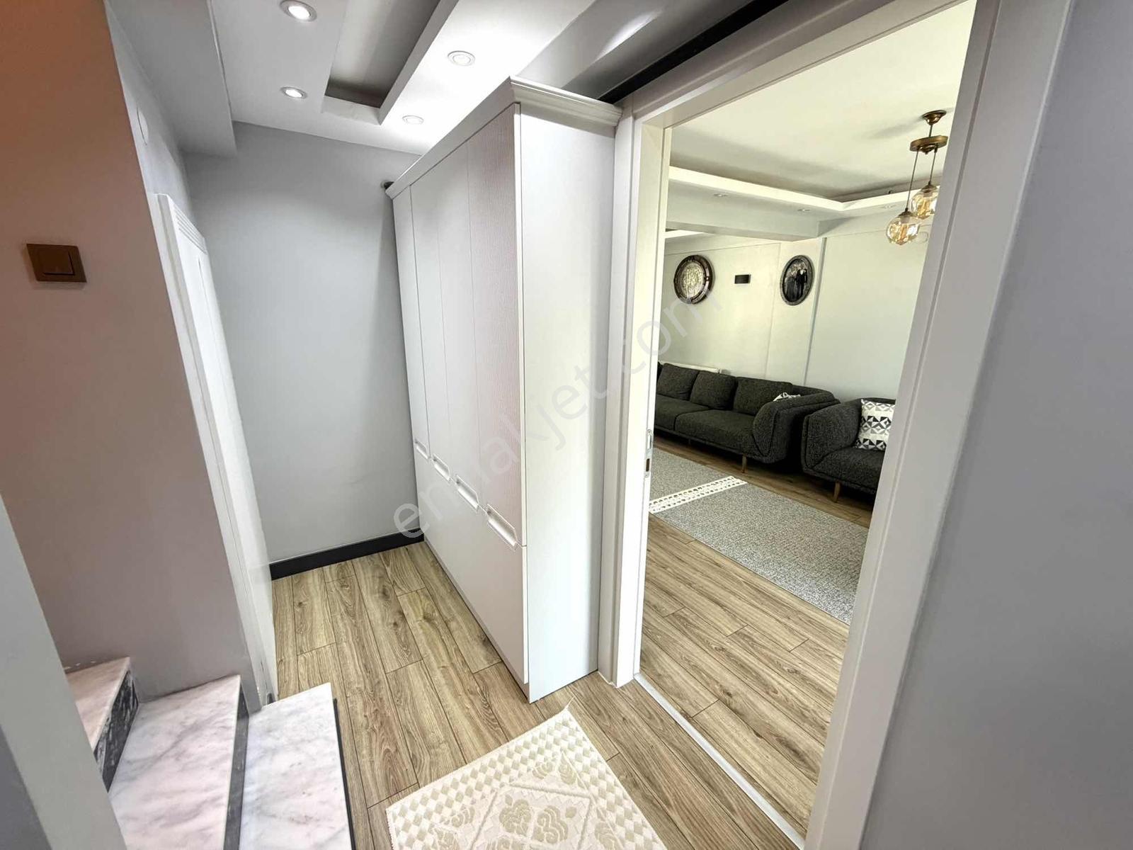Buca Murathan Mah De Komple Tadilatlı Satılık 2+1 Müstakil Ev — fotoğraf 11