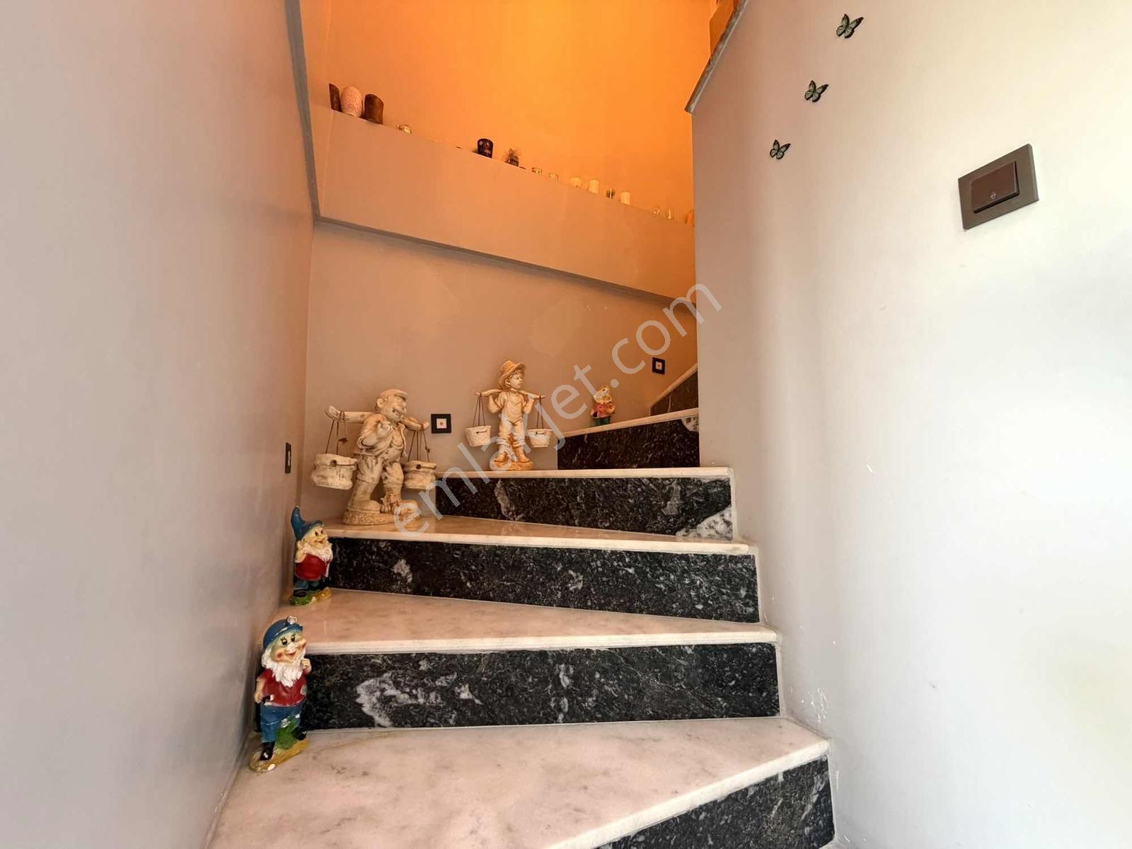 Buca Murathan Mah De Komple Tadilatlı Satılık 2+1 Müstakil Ev — fotoğraf 13