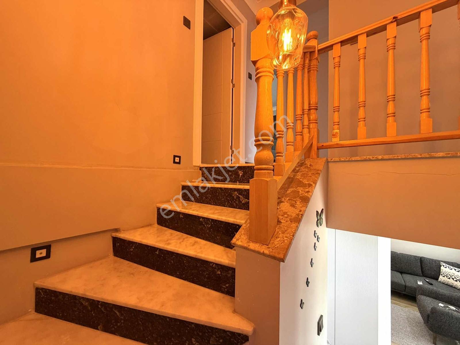 Buca Murathan Mah De Komple Tadilatlı Satılık 2+1 Müstakil Ev — fotoğraf 14