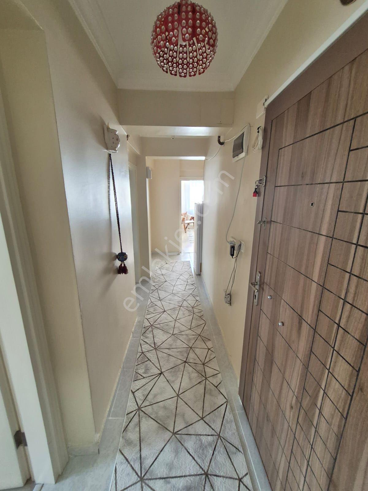 Delux'den Çınarlı Mah'de Merkezi Lokasyonda Satılık 2+1 Daire — fotoğraf 2