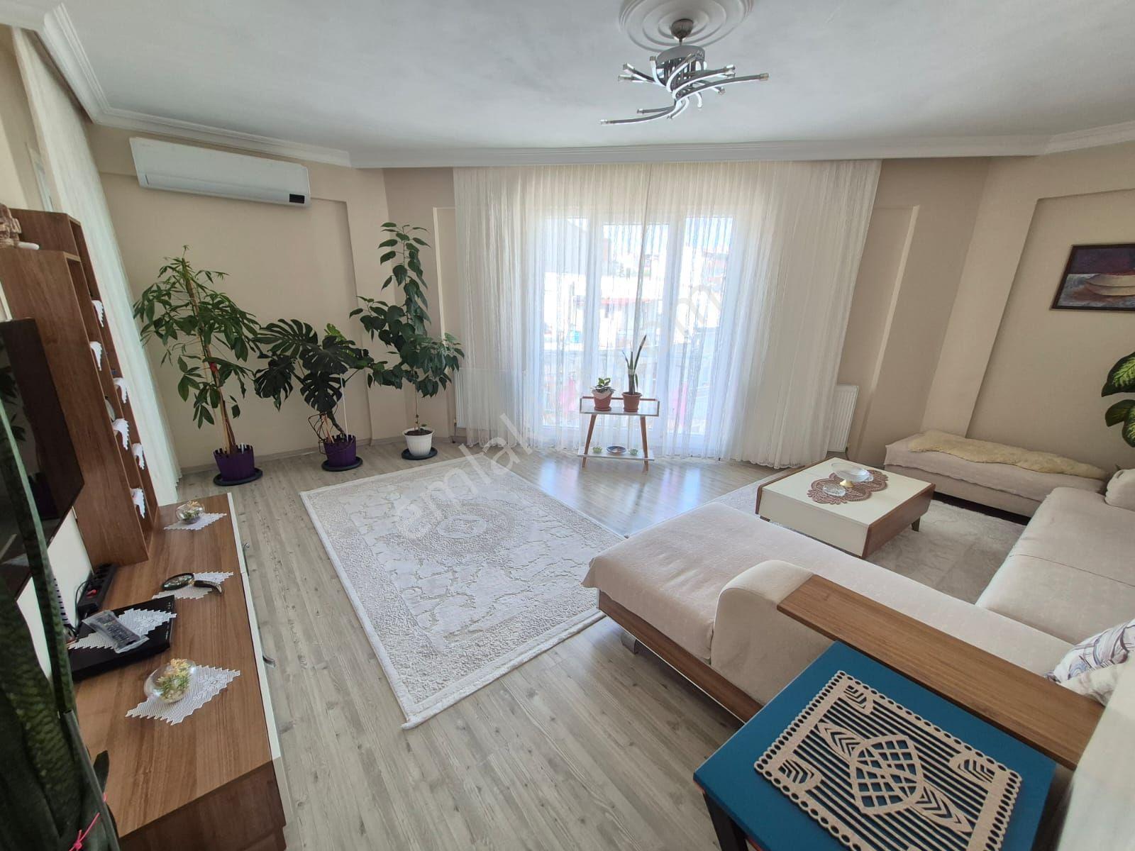 Delux'den Çınarlı Mah'de Merkezi Lokasyonda Satılık 2+1 Daire — fotoğraf 4