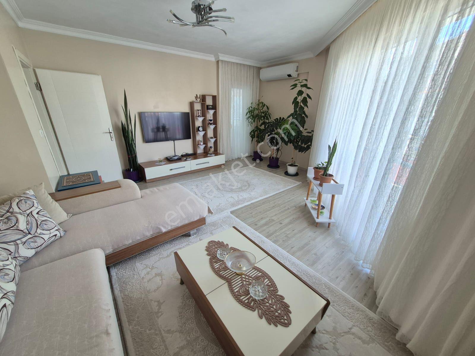 Delux'den Çınarlı Mah'de Merkezi Lokasyonda Satılık 2+1 Daire — fotoğraf 5