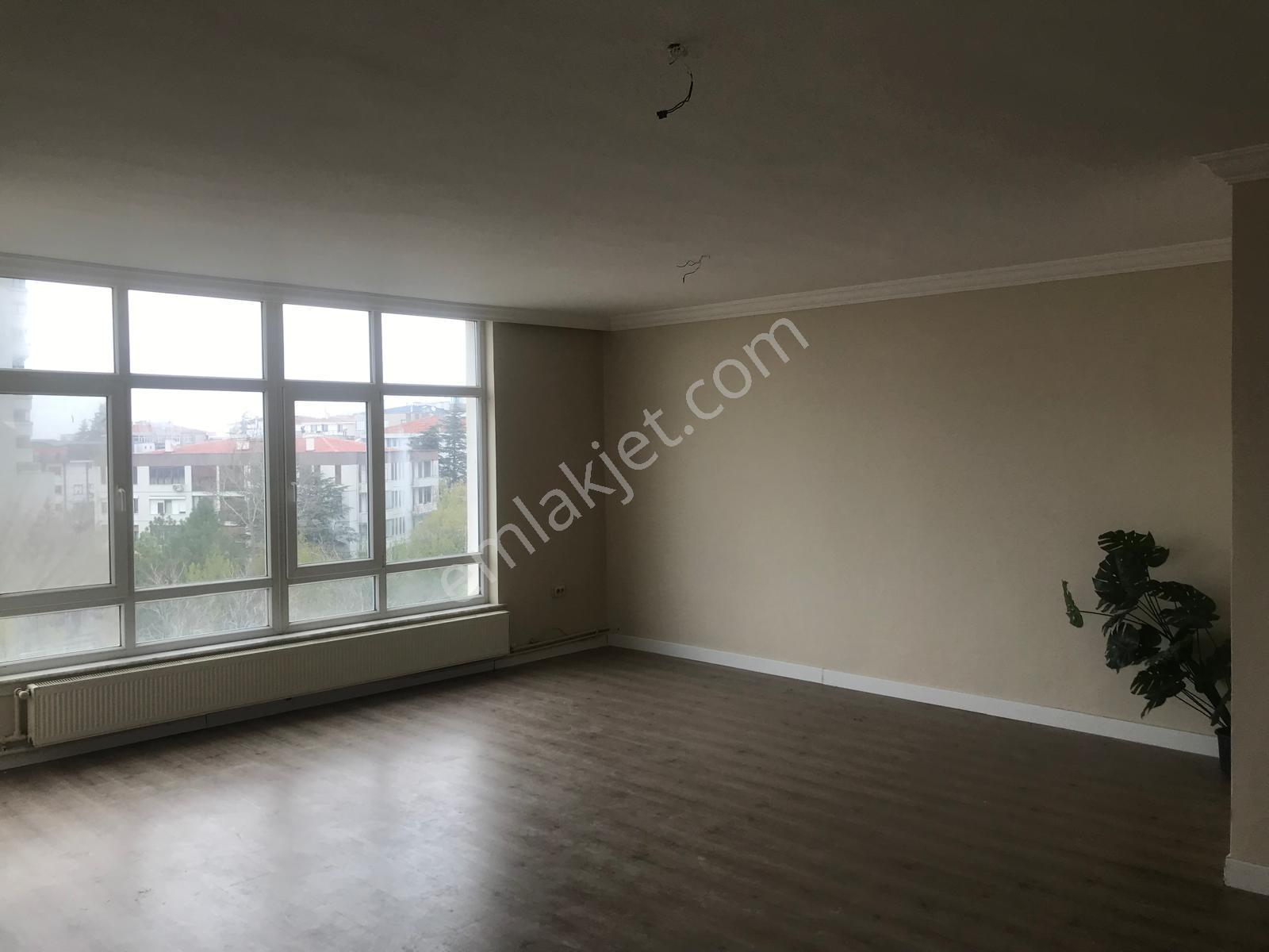 Hoşdere Cadde Üzeri Atakule Manzaralı 4+1 İş Yerine Uygun Daire — fotoğraf 4