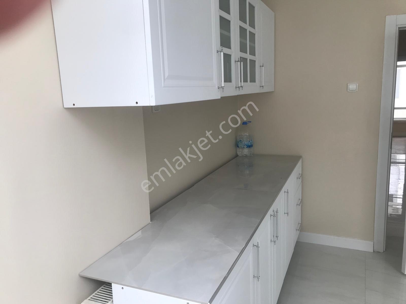 Hoşdere Cadde Üzeri Atakule Manzaralı 4+1 İş Yerine Uygun Daire — fotoğraf 12