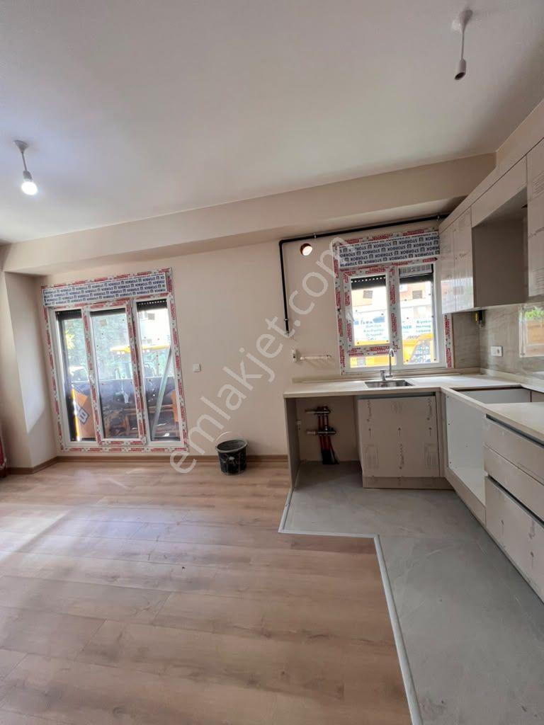 Kaçmaz'dan Küçükyalı Sahil Ve Marmaraya 4 Dk Ön Köşe Lüks 1+1 — fotoğraf 13