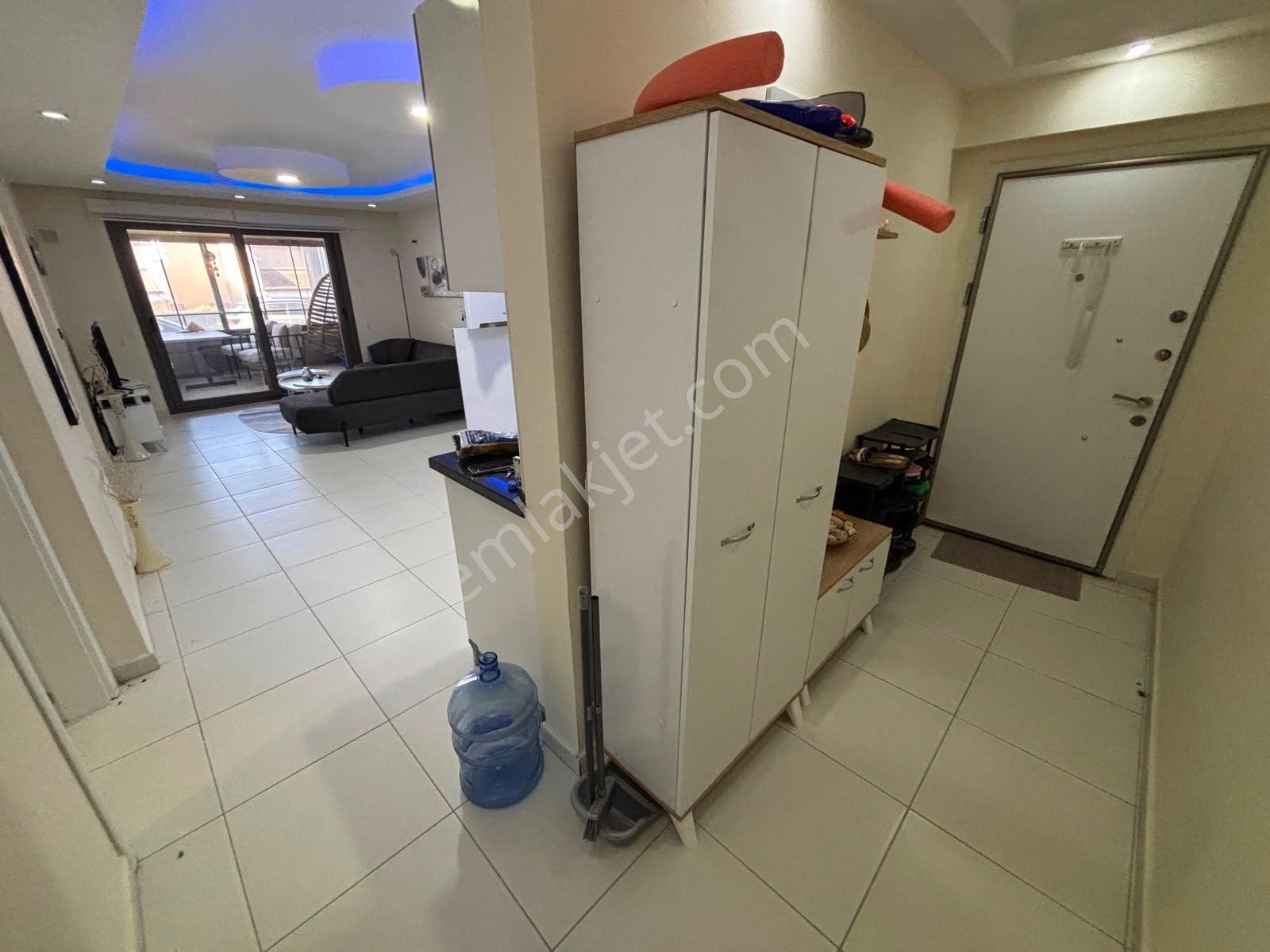 Akbük’te Denize Sıfır, Havuzlu Site İçinde Satılık 2+1 Daire Eşyalı — fotoğraf 2